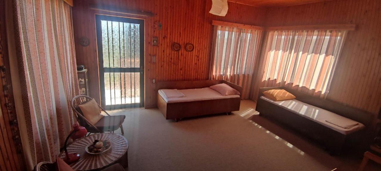 Rising Sun Guesthouse Mesochoria Bagian luar foto