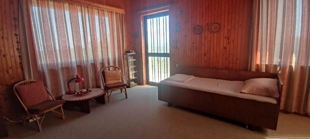 Rising Sun Guesthouse Mesochoria Bagian luar foto