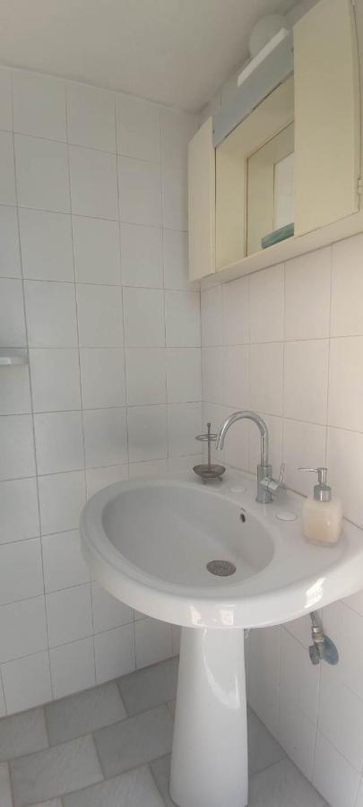 Rising Sun Guesthouse Mesochoria Bagian luar foto